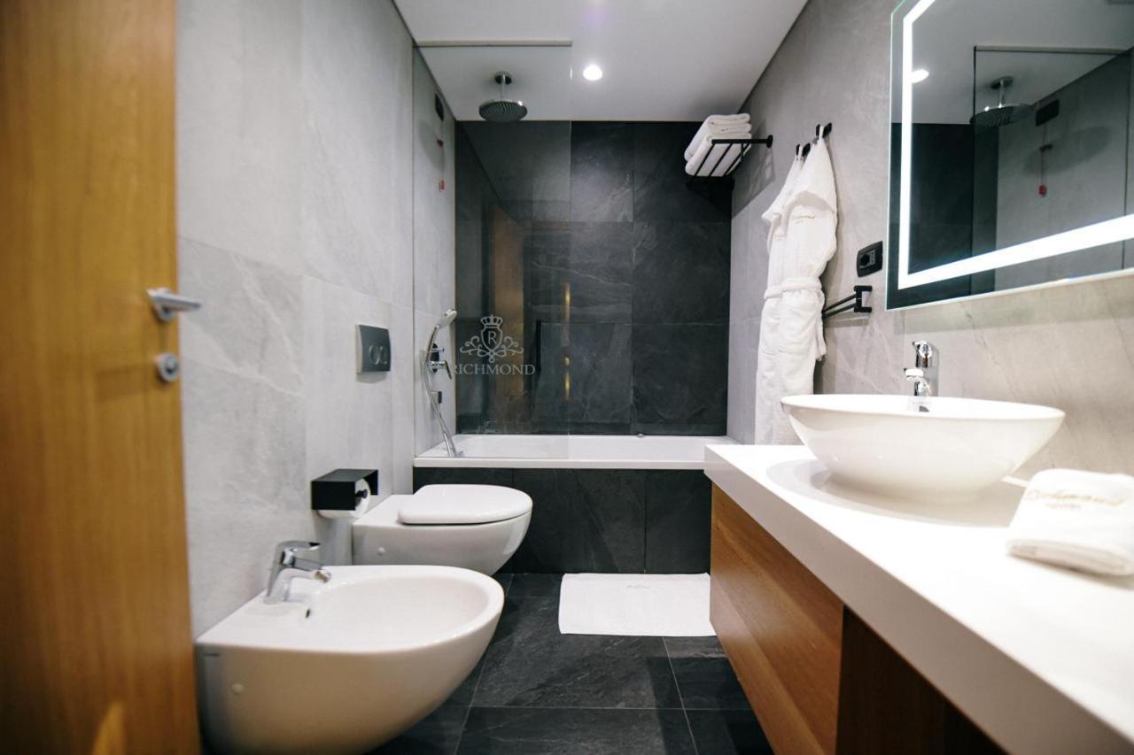 Richmond Hotel 科尔察 外观 照片