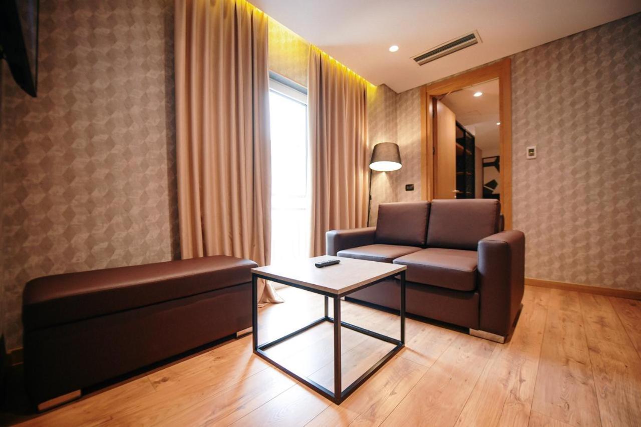 Richmond Hotel 科尔察 外观 照片