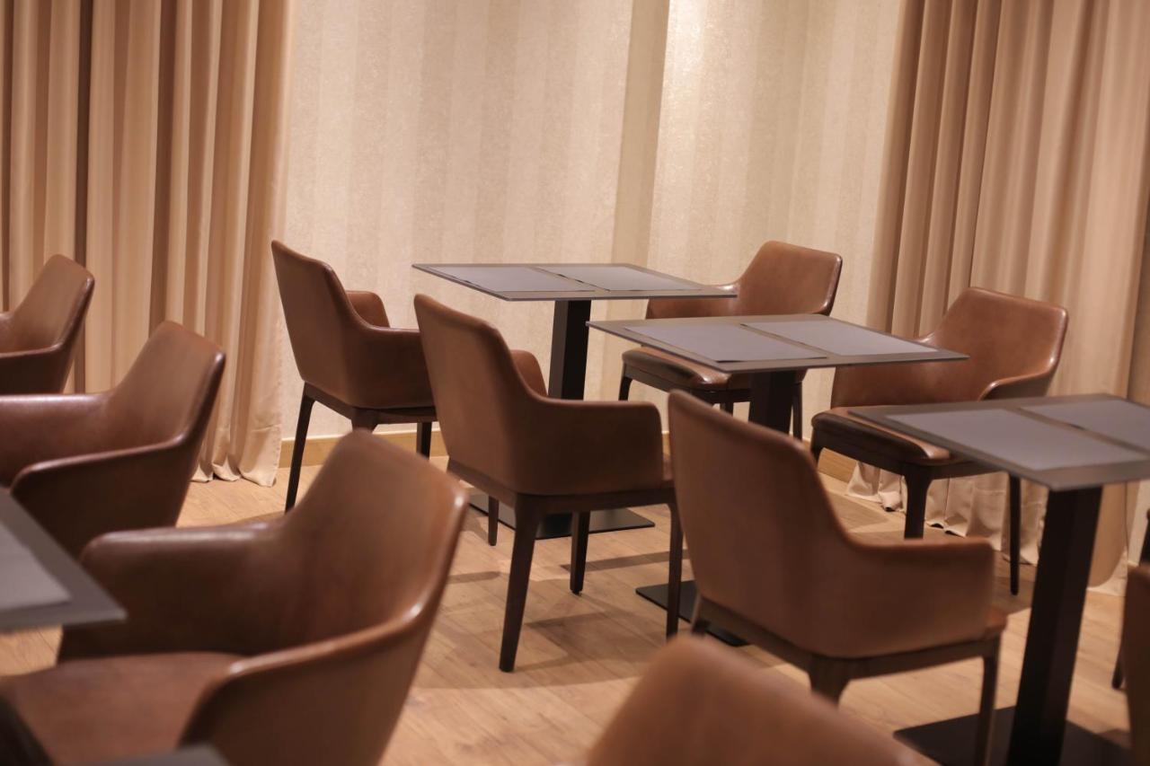 Richmond Hotel 科尔察 外观 照片