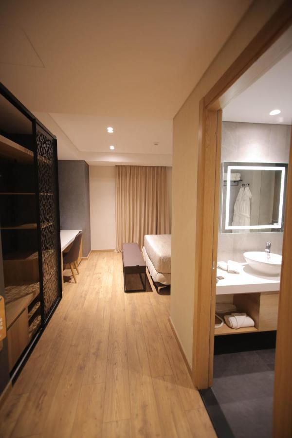 Richmond Hotel 科尔察 外观 照片